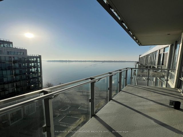 1010 - 29 Queens Quay E