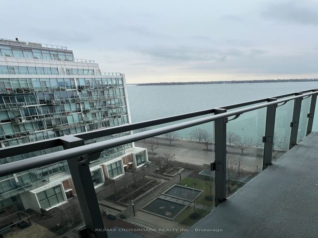 1010 - 29 Queens Quay E