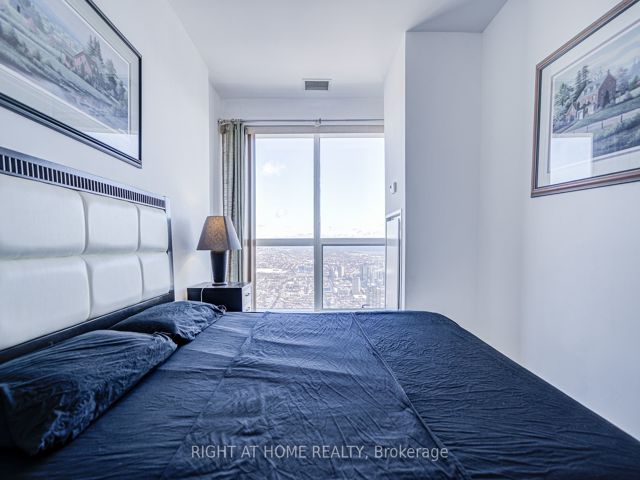 7405 B - 388 Yonge St