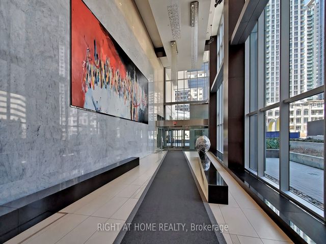 7405 B - 388 Yonge St