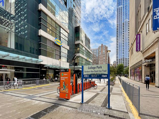 7405 B - 388 Yonge St