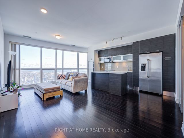 7405 B - 388 Yonge St