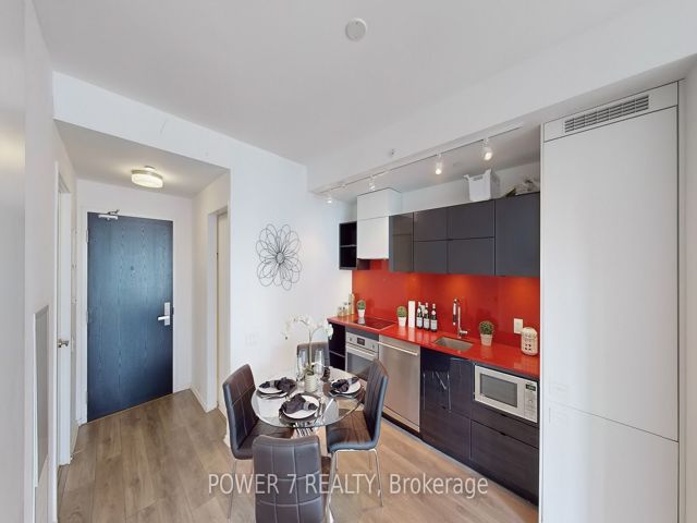 3111 - 125 Peter St