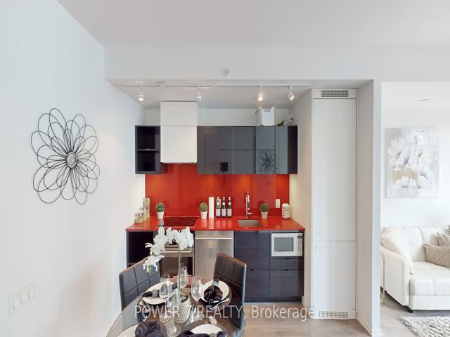 3111 - 125 Peter St