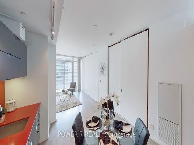 3111 - 125 Peter St