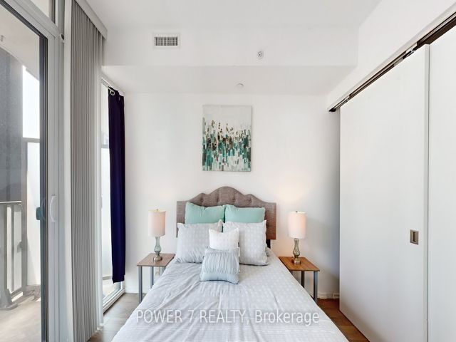 3111 - 125 Peter St