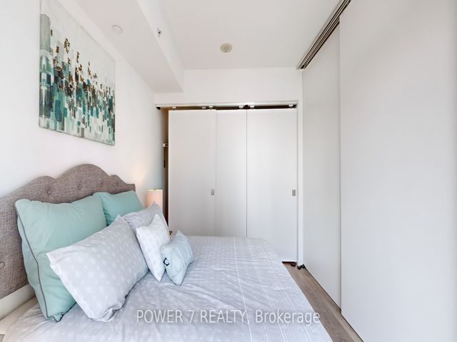 3111 - 125 Peter St