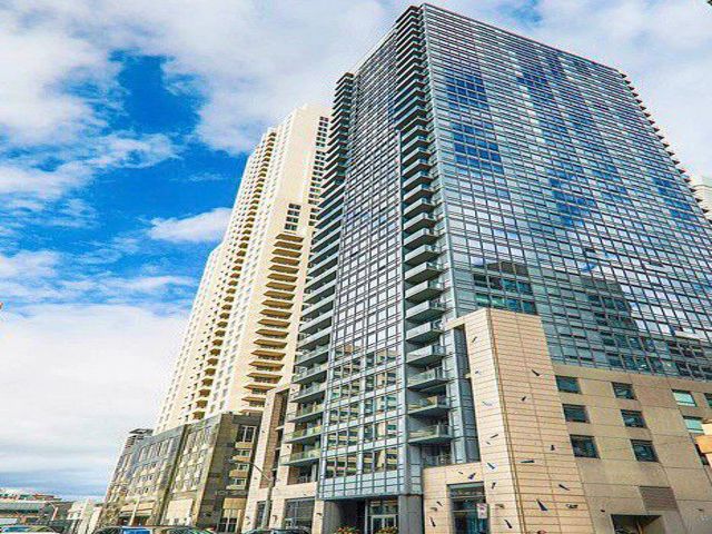 1105 - 21 Balmuto St