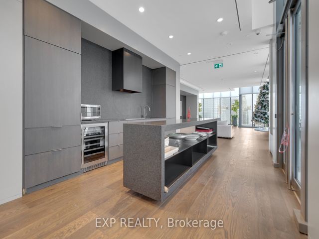 402 - 12 Bonnycastle St