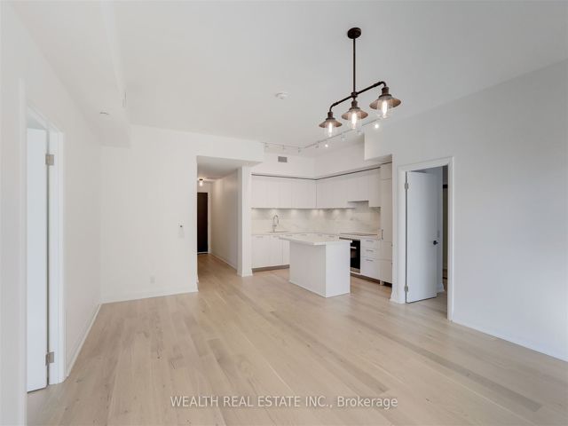 816 - 33 Frederick Todd Way
