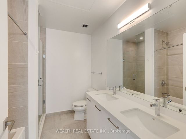 816 - 33 Frederick Todd Way