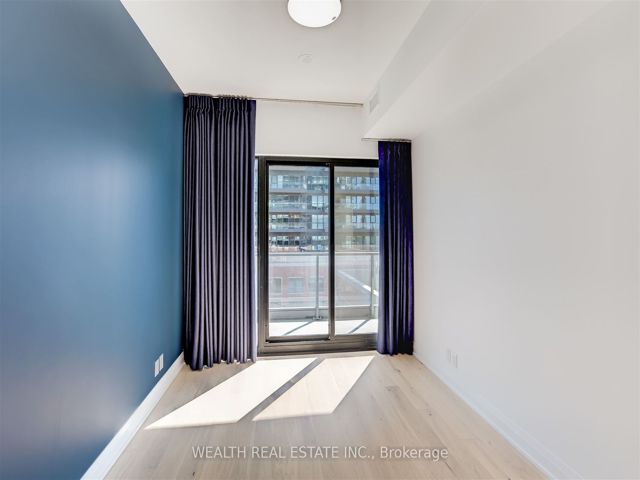 816 - 33 Frederick Todd Way