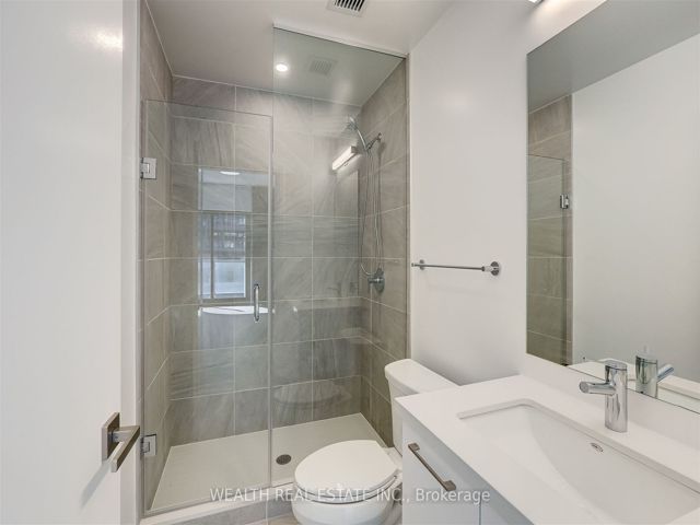 816 - 33 Frederick Todd Way