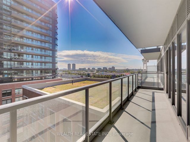 816 - 33 Frederick Todd Way