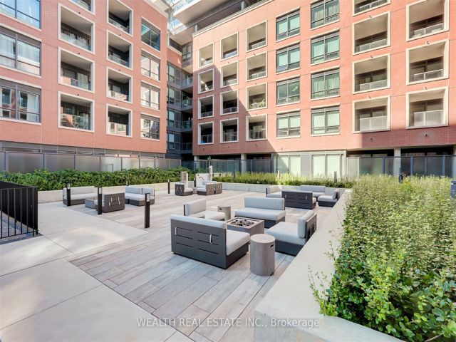 816 - 33 Frederick Todd Way