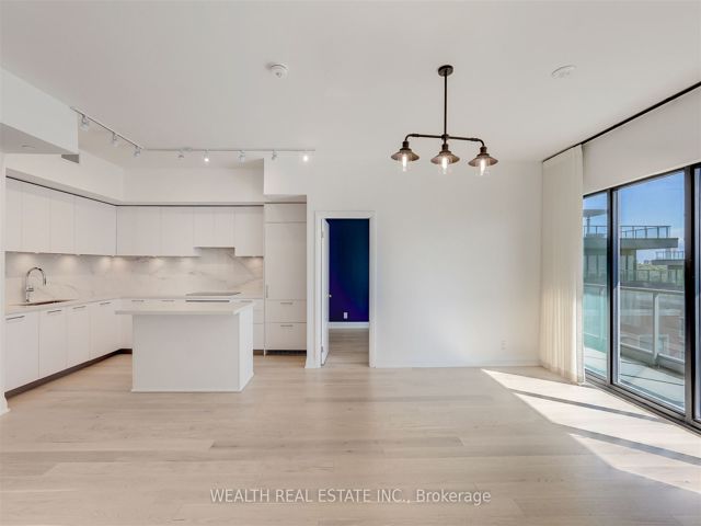 816 - 33 Frederick Todd Way