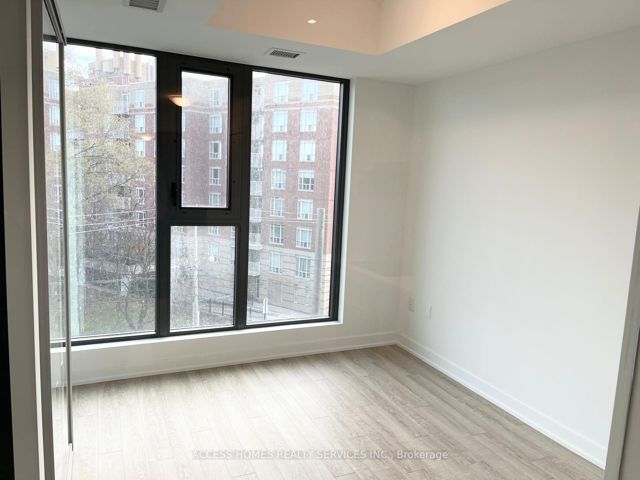 414 - 250 Lawrence Ave W