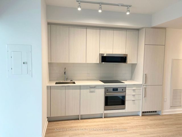 414 - 250 Lawrence Ave W