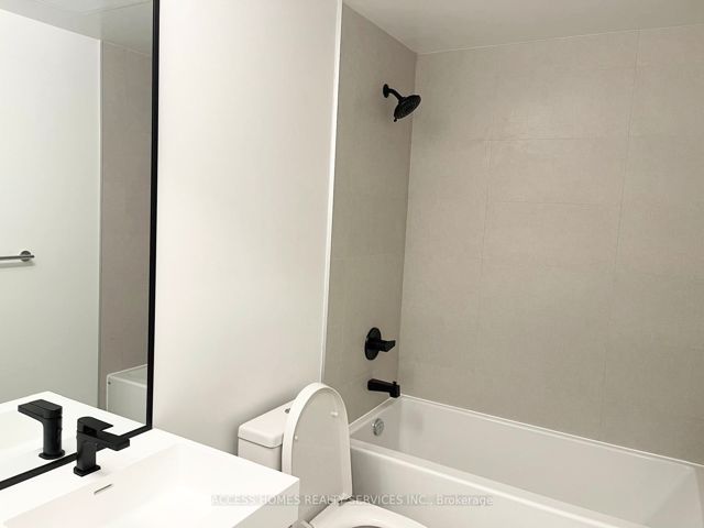 414 - 250 Lawrence Ave W
