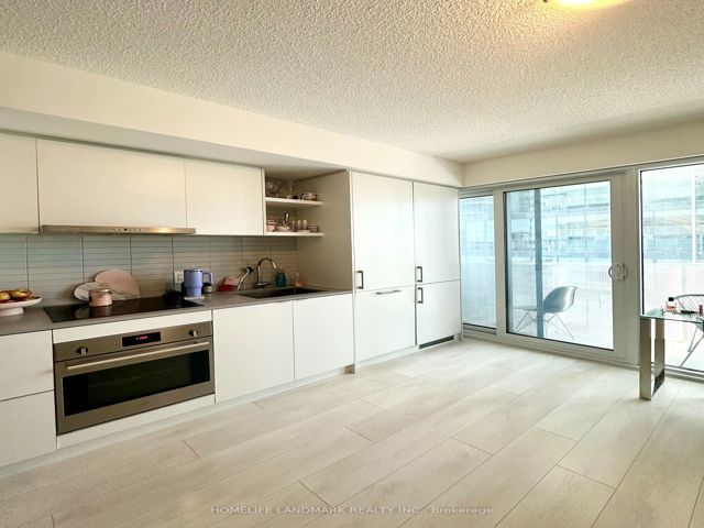1911 - 100 Harbour St