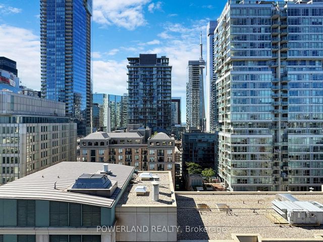 1715 - 215 Queen St W