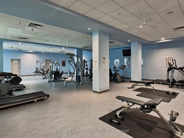 1715 - 215 Queen St W