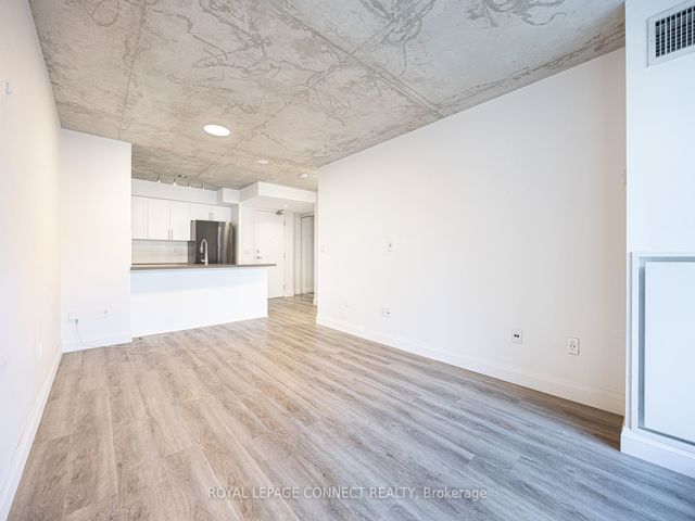 705 - 311 Richmond St E