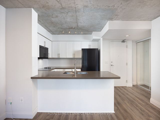 705 - 311 Richmond St E