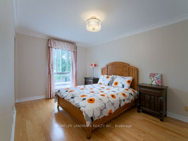 110 - 115 Scenic Mill Way N