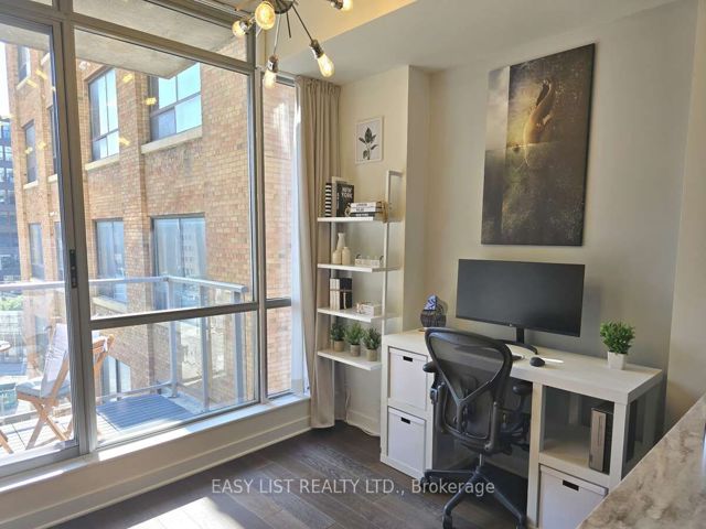 501 - 36 Charlotte St