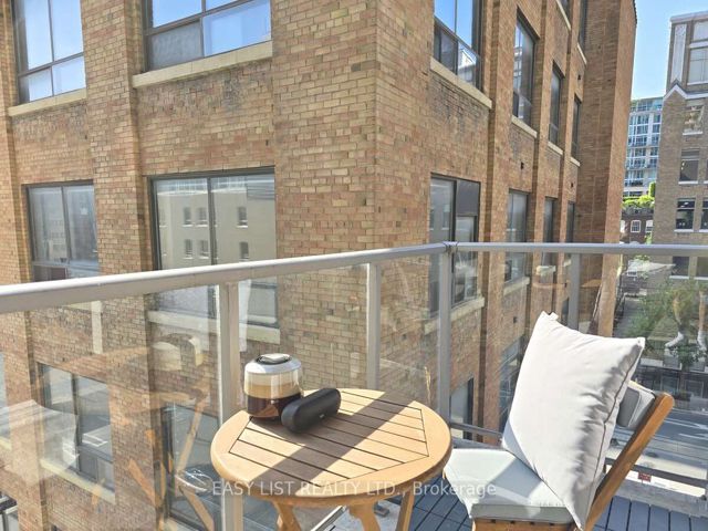 501 - 36 Charlotte St