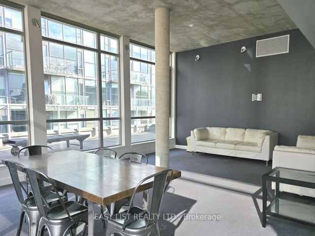 501 - 36 Charlotte St