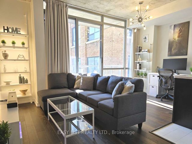 501 - 36 Charlotte St