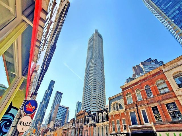 4612 - 11 Wellesley St W