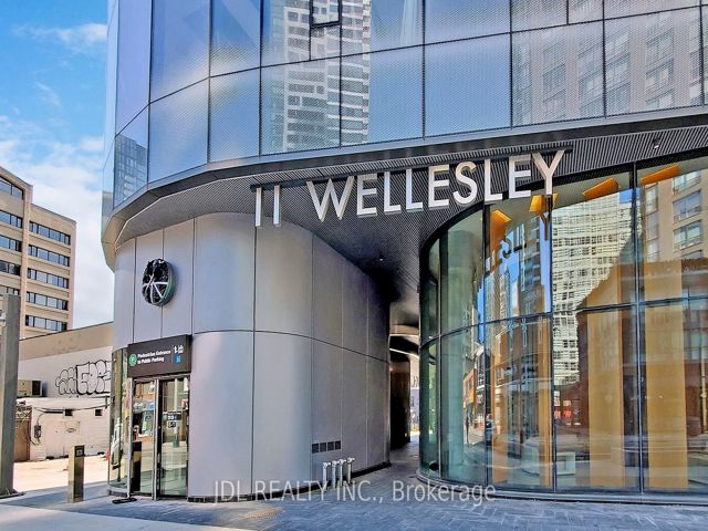 4612 - 11 Wellesley St W
