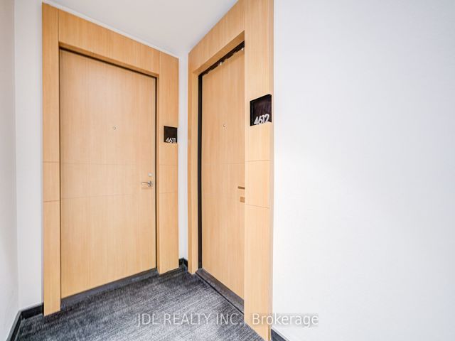 4612 - 11 Wellesley St W