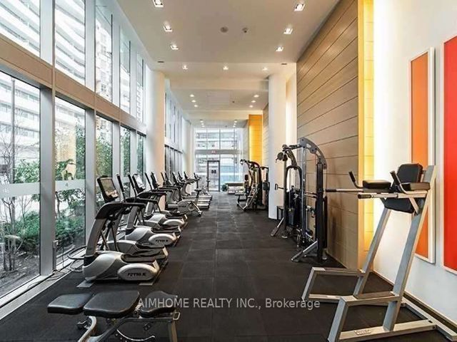 Th 111 - 39 Queens Quay