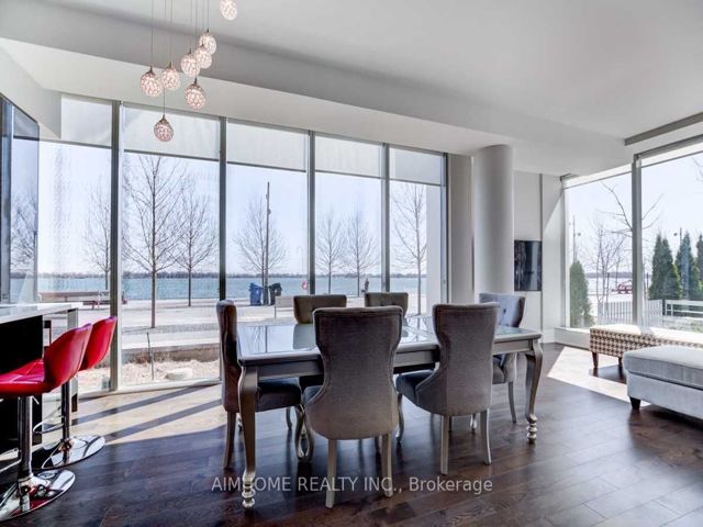 Th 111 - 39 Queens Quay