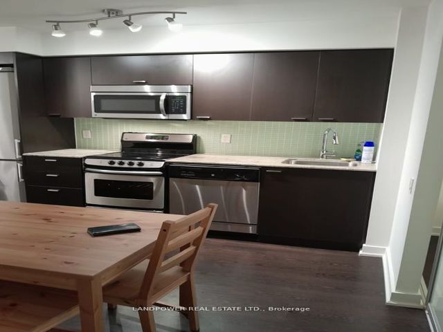 208 - 775 King St W