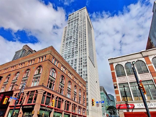 2112 - 210 Victoria St