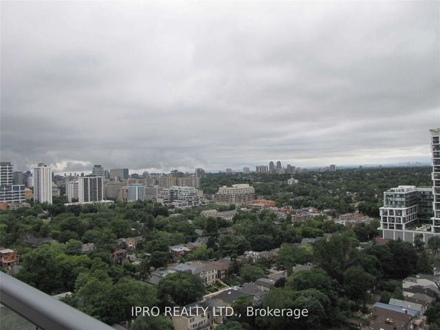 905 - 11 Lillian St W