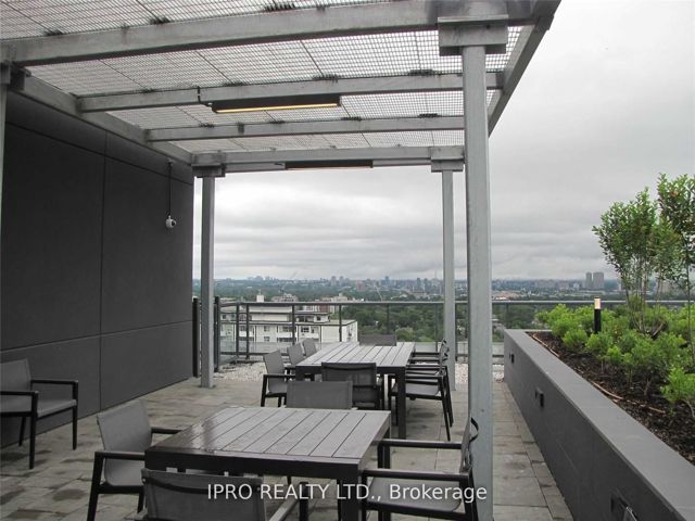 905 - 11 Lillian St W