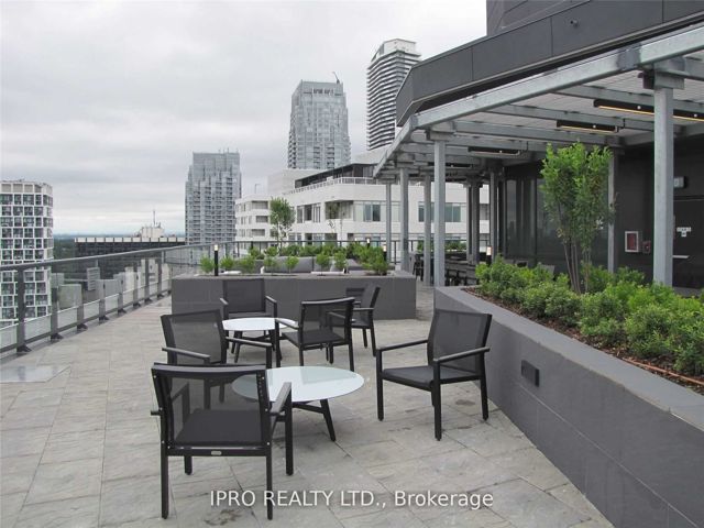 905 - 11 Lillian St W