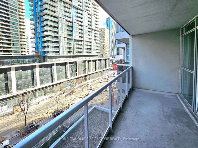 808 - 4968 Yonge St