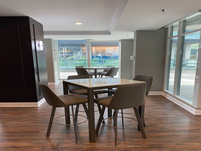 709 - 30 Grand Trunk Cres