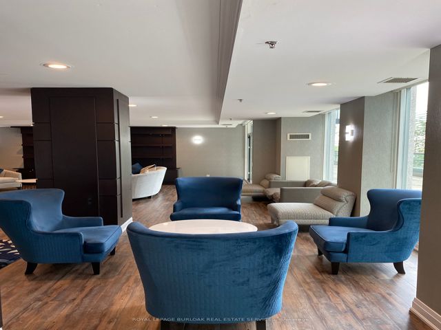 709 - 30 Grand Trunk Cres