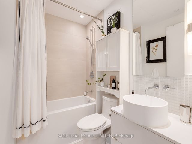 1106 - 185 Roehampton Ave