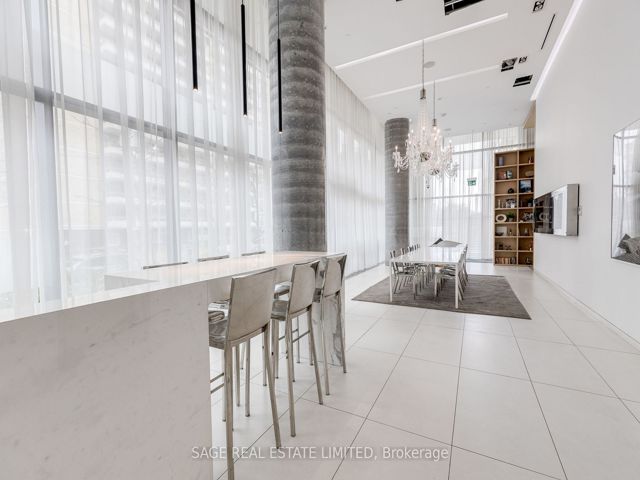 1106 - 185 Roehampton Ave