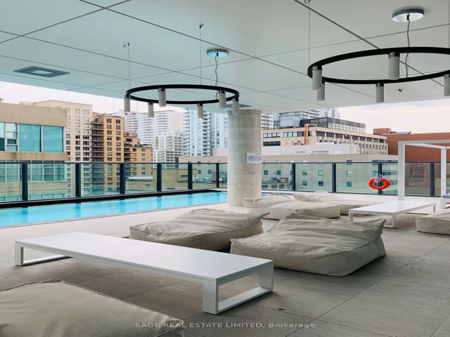 1106 - 185 Roehampton Ave