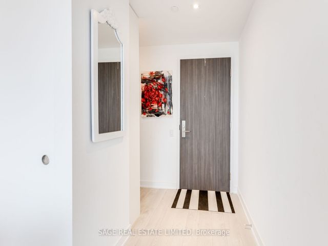 1106 - 185 Roehampton Ave